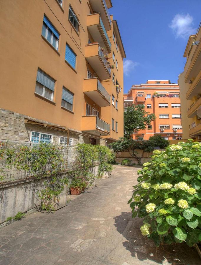 Holiday Aroma Roma Exterior foto